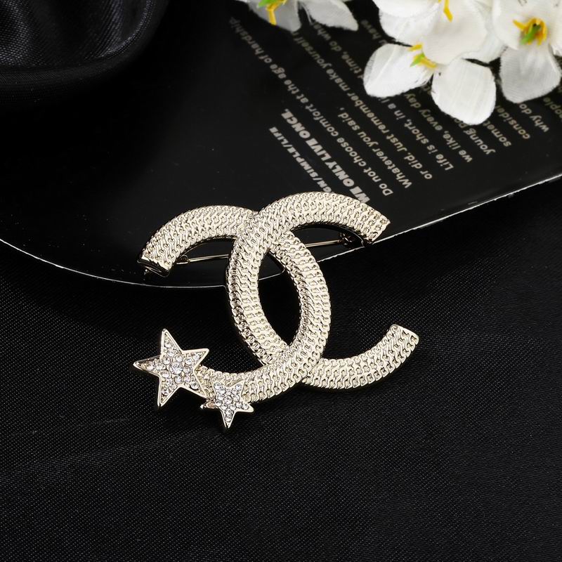 Chanel Brooch 08yxq11